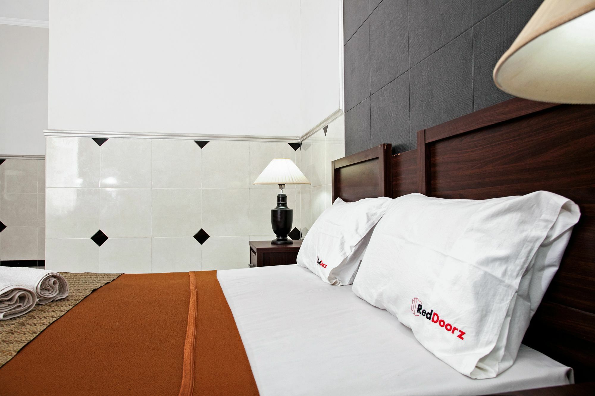 Reddoorz Near City Of Tomorrow Mall 수라바야 외부 사진